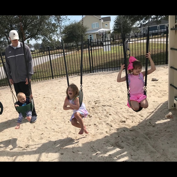 Meet your Posher, Michelle - Picture 2 of 2